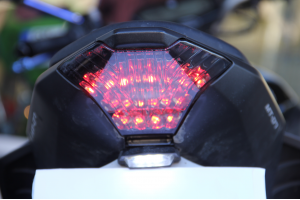 Fanale posteriore indicatori di direzione integrato YAMAHA YZF R3 / MT03 / MT07 2014 - 2023