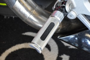 Fußrasten hinten V2 SUZUKI - UNIK von Avdb