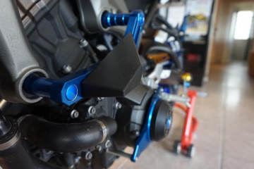 Tamponi protezioni  / paratelaio  YAMAHA MT09 tutte le versioni & XSR 900