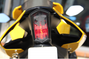 Luz de freno led con intermitentes integrados YAMAHA YZF R7 2021 - 2023