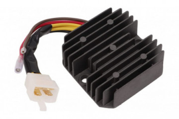 Regulador de tensión /...