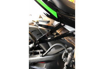 FUẞRASTENANLAGE HINTEN HONDA CBR 600RR 05 / 06