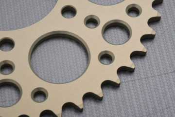 Rear Sprocket RENTHAL Ultra Light 520 KAWASAKI Z650 / Z750 / Z800 / ER6 F / N / Ninja 650 / ZX6R / RR / Versys 1988 - 2017